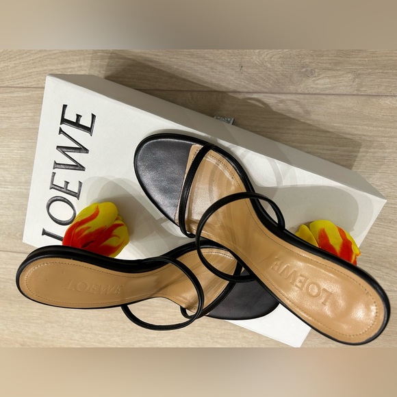 Loewe tulip heels (SOLD) - Picture 3 of 4